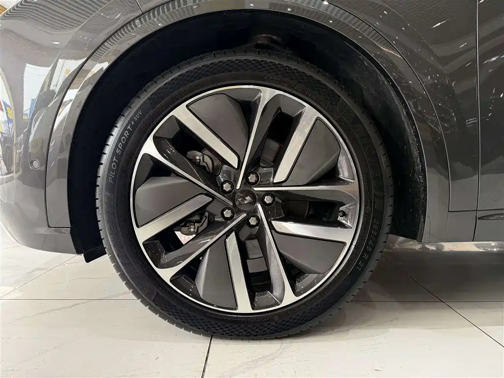Li Auto Li L9 — миниатюра 9