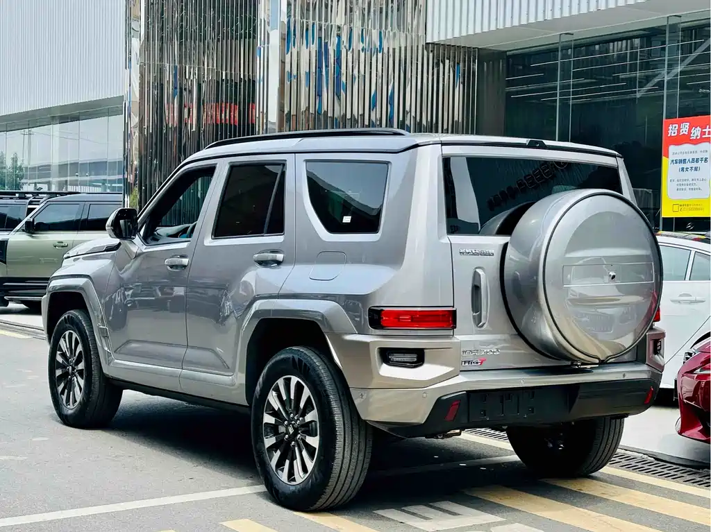 TANK TANK 700 NEW ENERGY