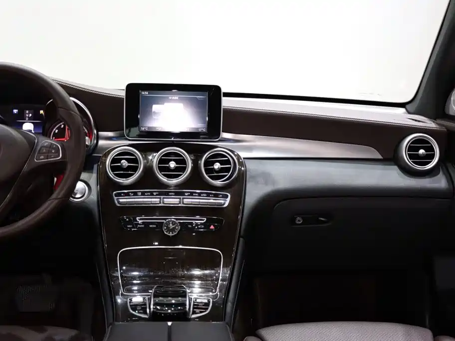 Mercedes-Benz GLC — миниатюра 13