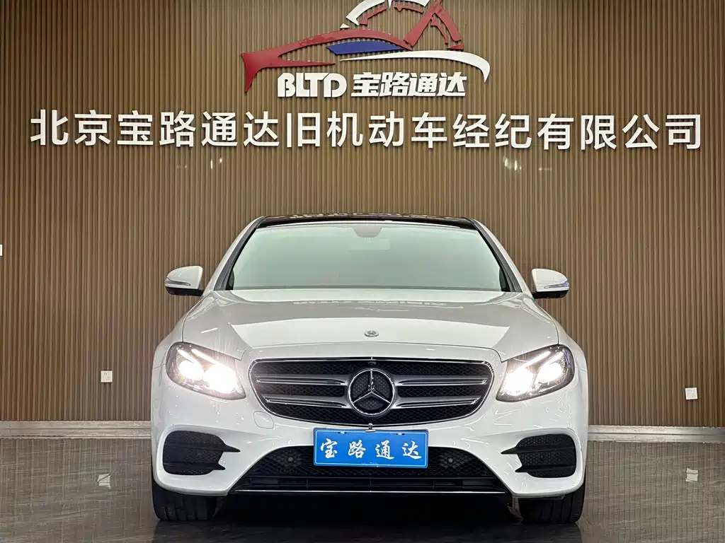 Mercedes-Benz E-Class — миниатюра 2