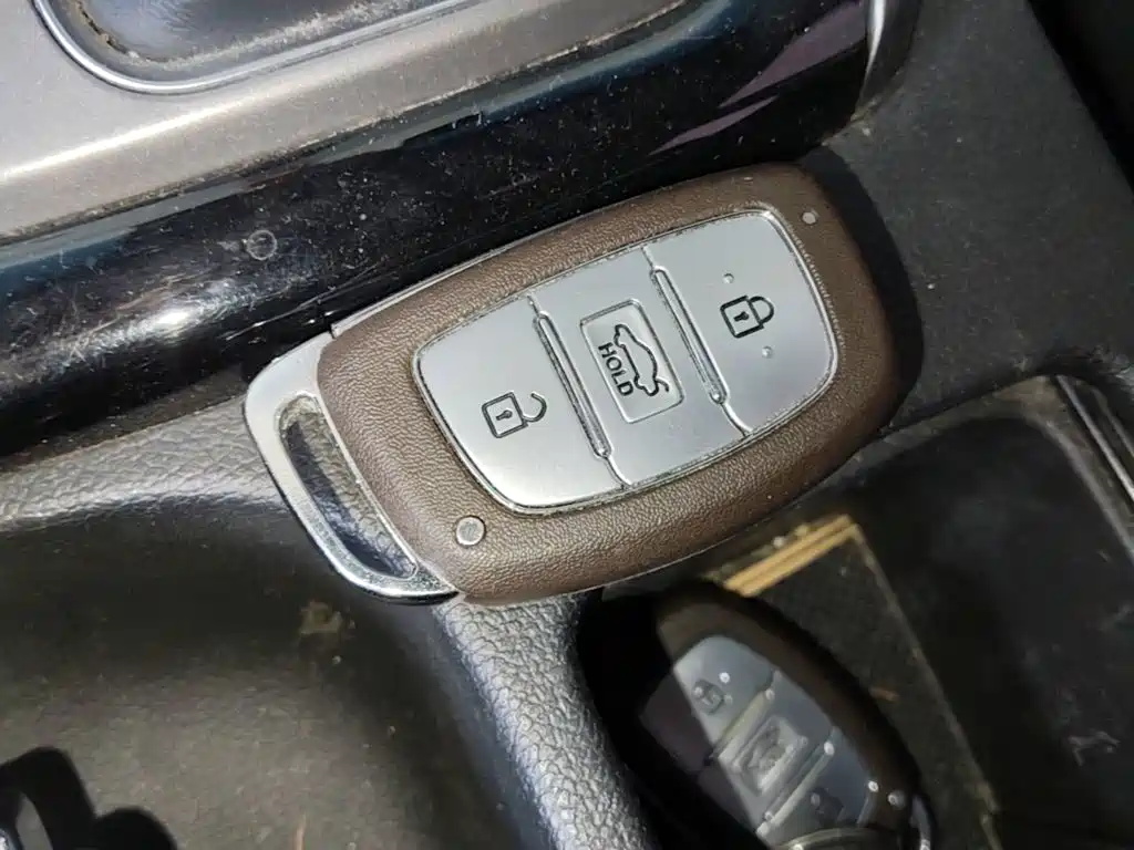 Hyundai Elantra Langdong — миниатюра 9