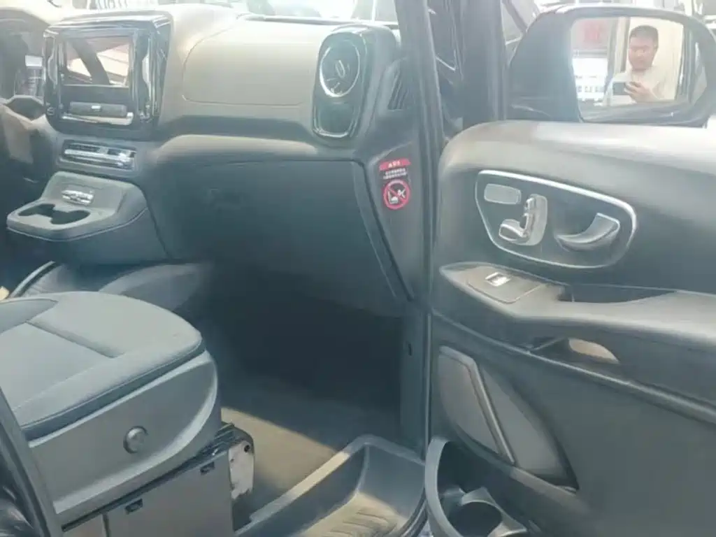Mercedes-Benz Vito 2024 2.0T 7 мест