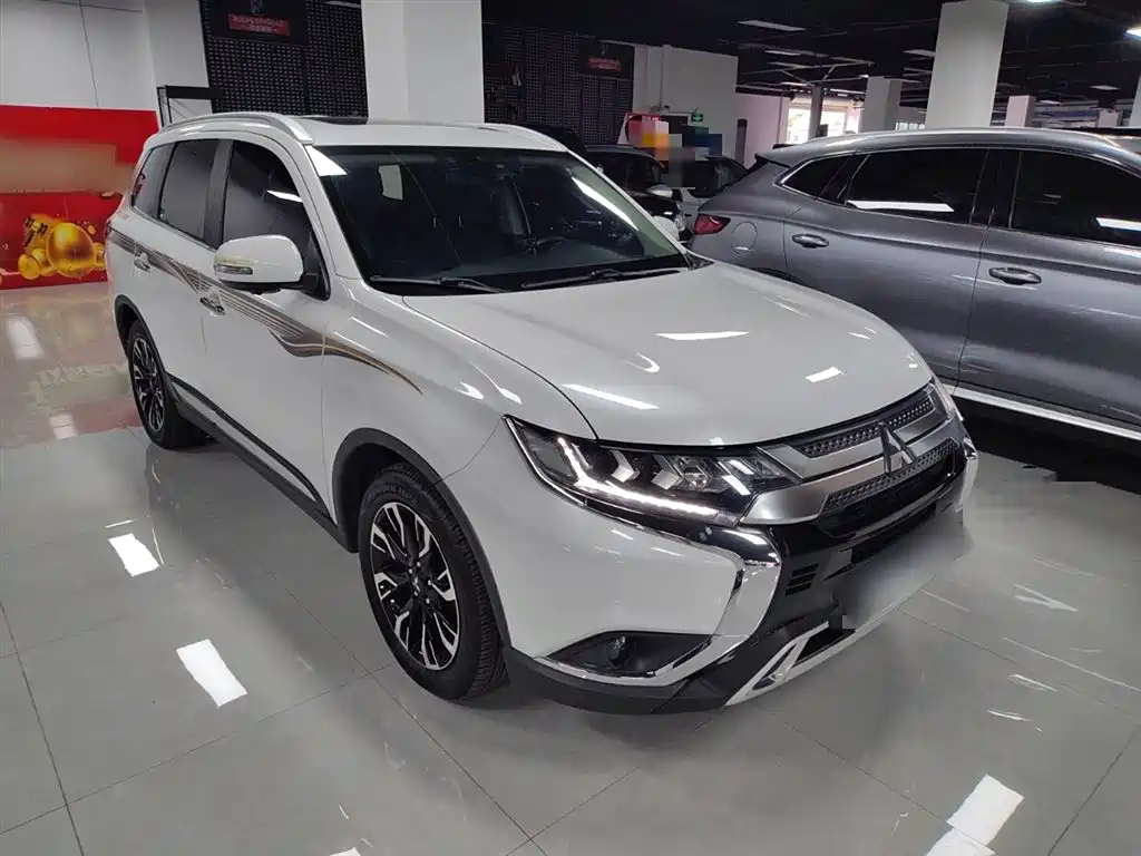 MITSUBISHI OUTLANDER