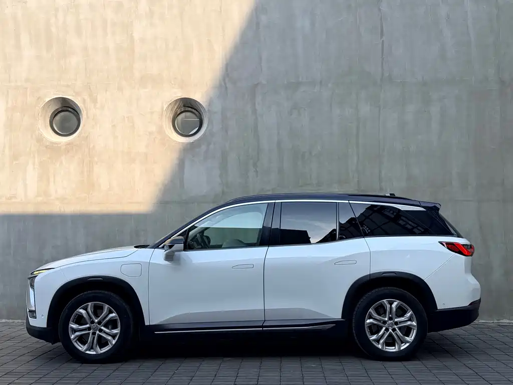 NIO ES8 — миниатюра 9