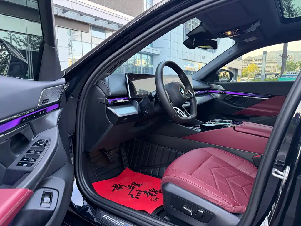 BMW 5 Series — миниатюра 6