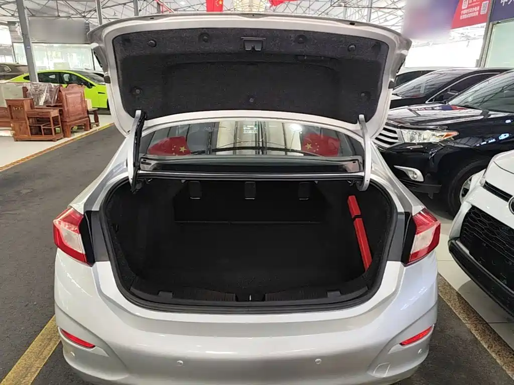 Chevrolet Cruze — миниатюра 19