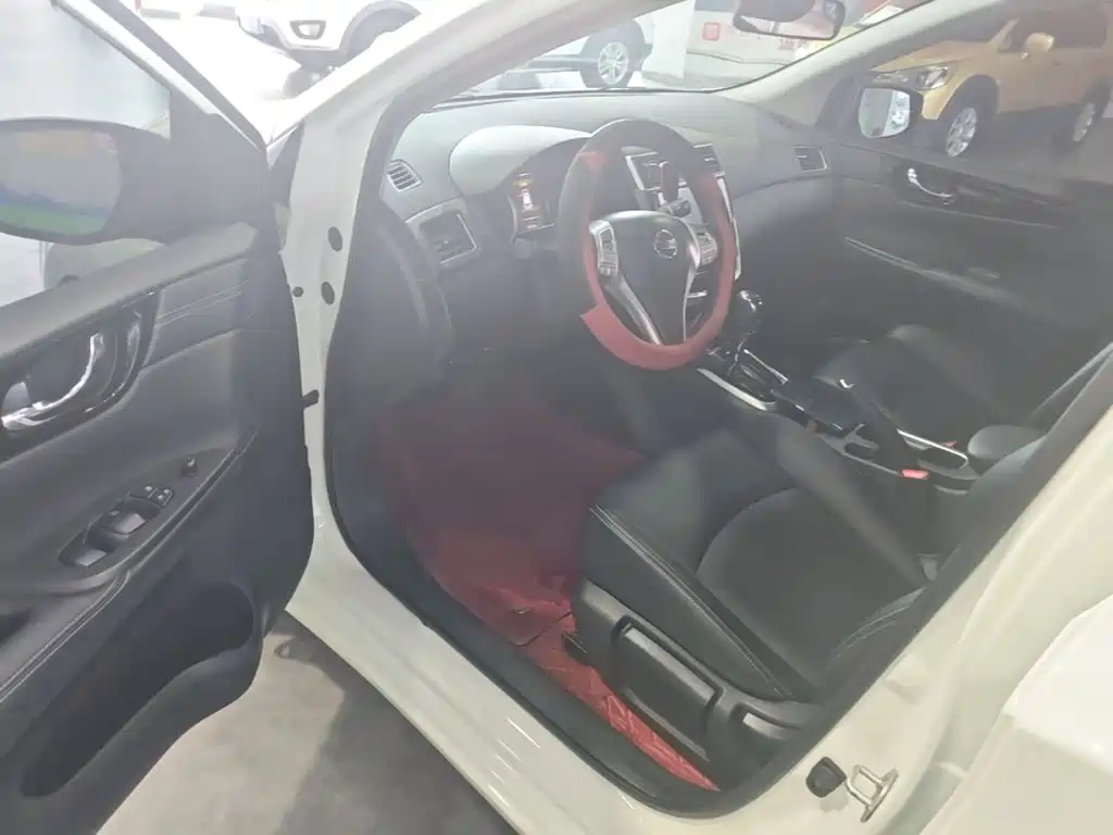 Nissan Tiida — миниатюра 16