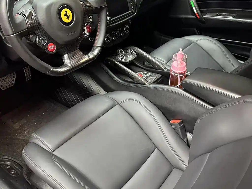FERRARI FF