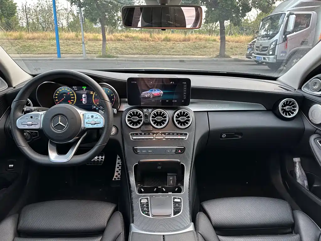 Mercedes-Benz C-Class — миниатюра 12