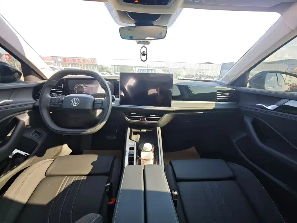 Volkswagen Magotan PHEV — миниатюра 8
