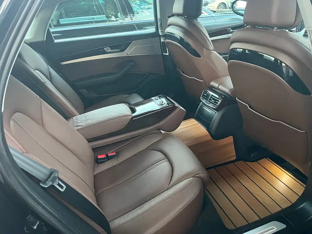 Audi A8 — миниатюра 18