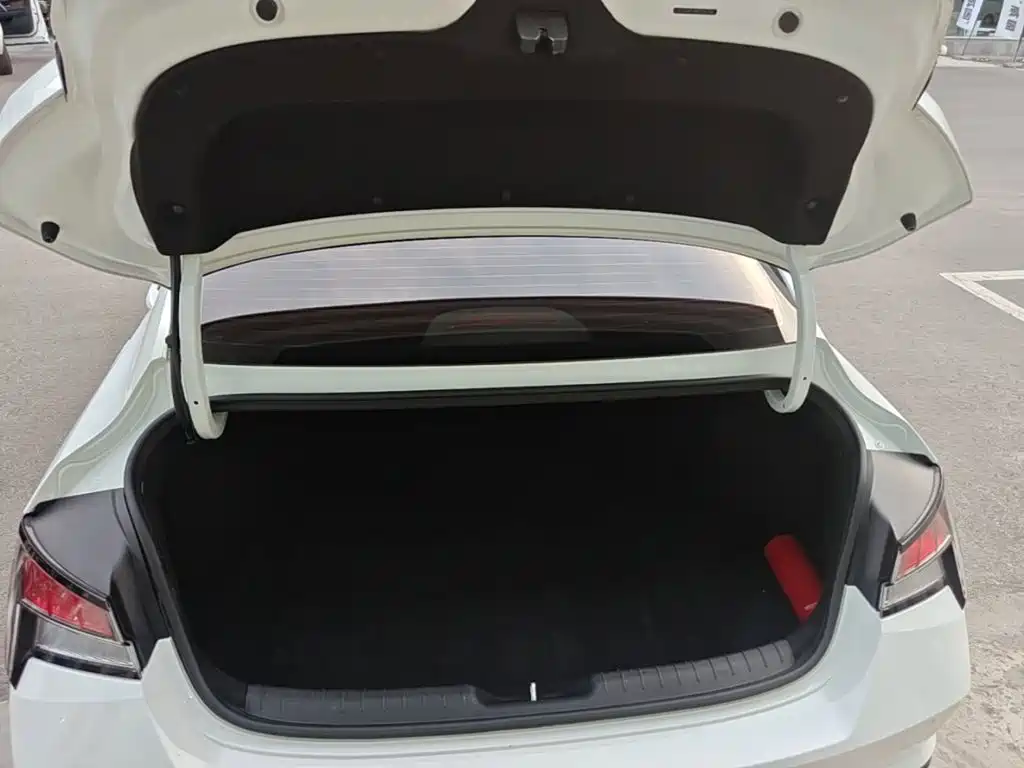 Hyundai Elantra — миниатюра 19