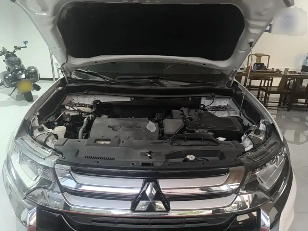 Mitsubishi Outlander — миниатюра 20
