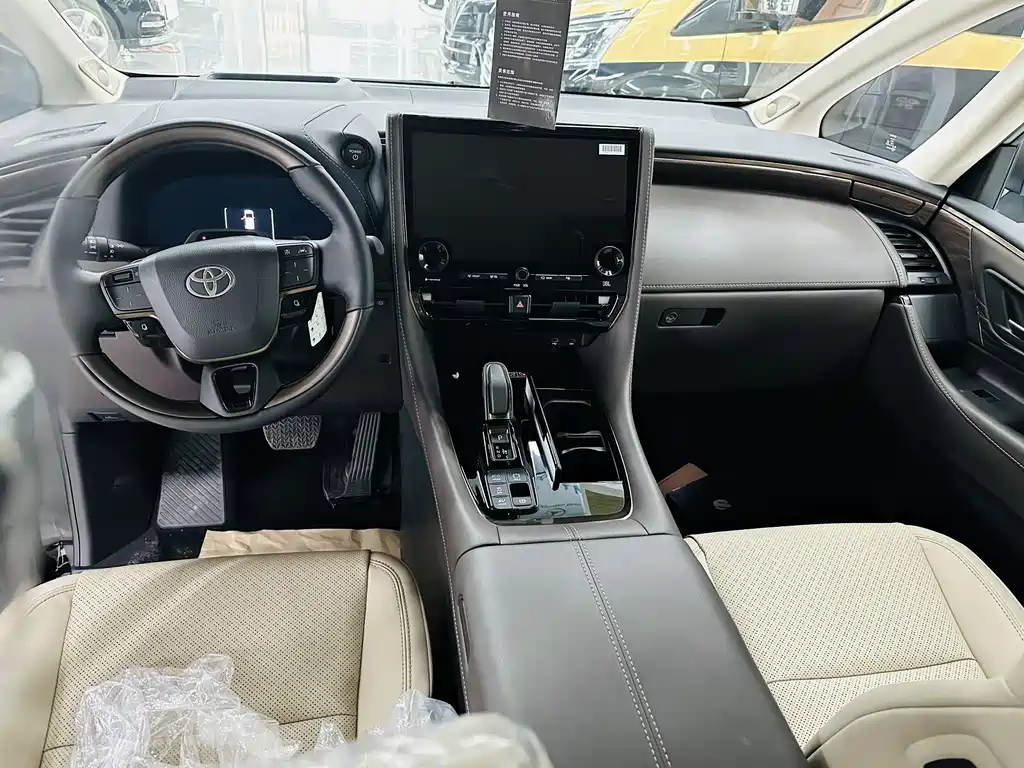 Toyota Alphard 2025 2.5L Luxury