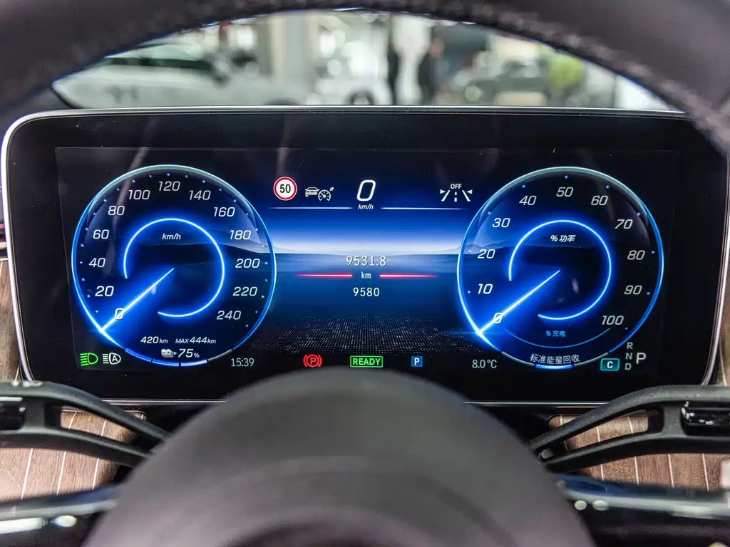 MERCEDES-BENZ EQE SUV