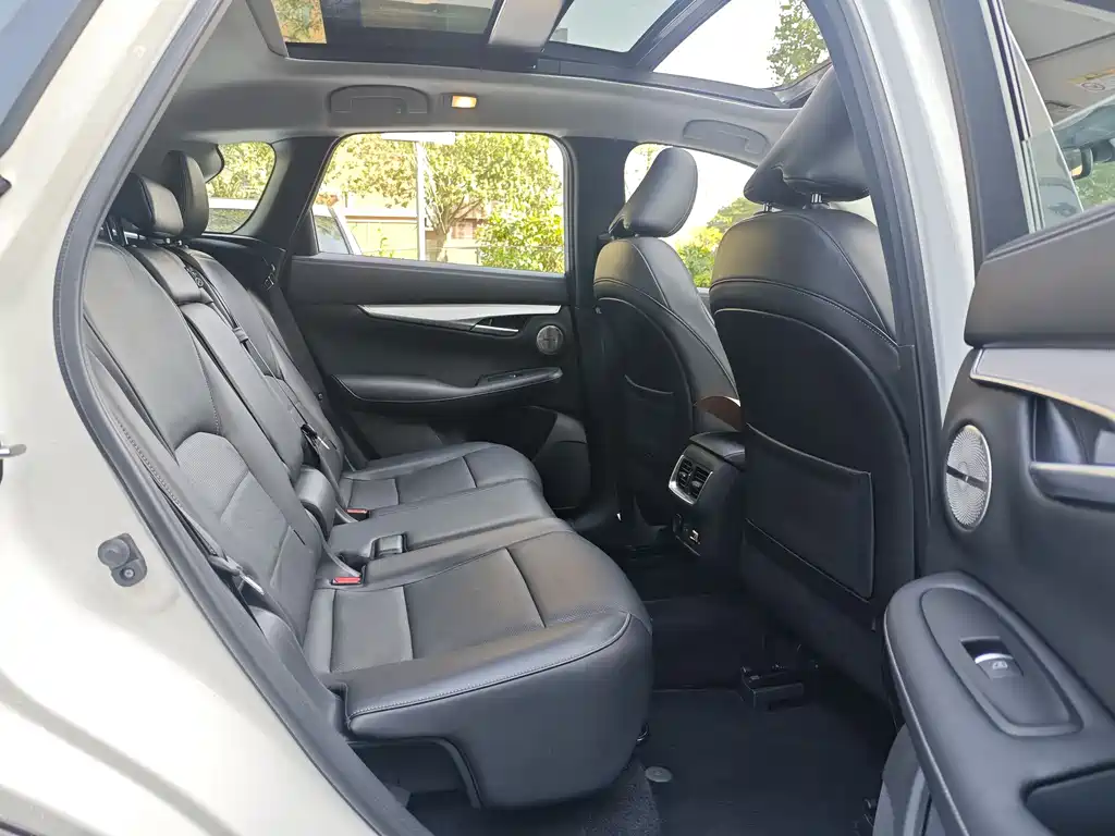INFINITI QX50