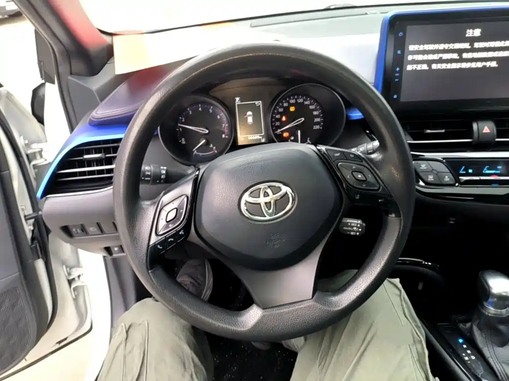 Toyota C-HR — миниатюра 11