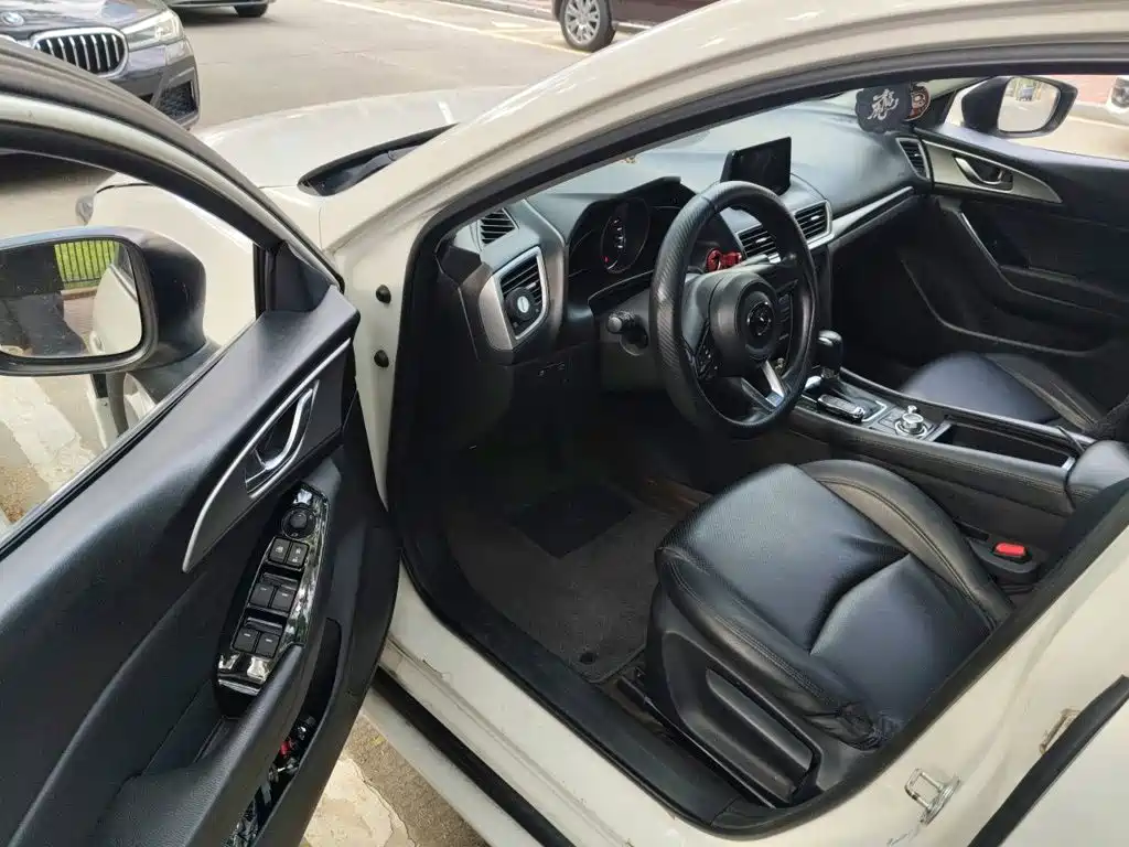 Mazda 3 Axela — миниатюра 17