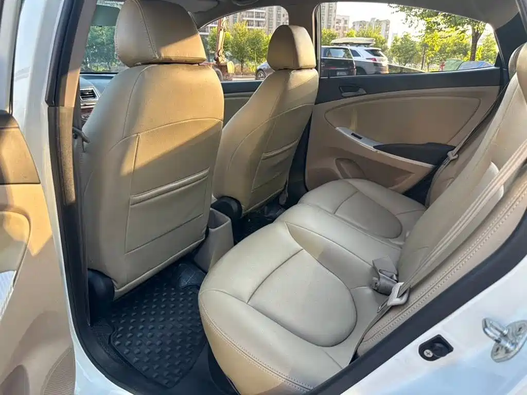 Hyundai Verna — миниатюра 8