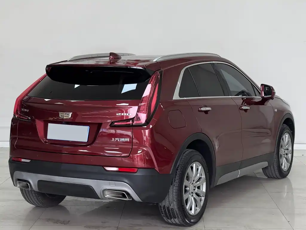 CADILLAC XT4