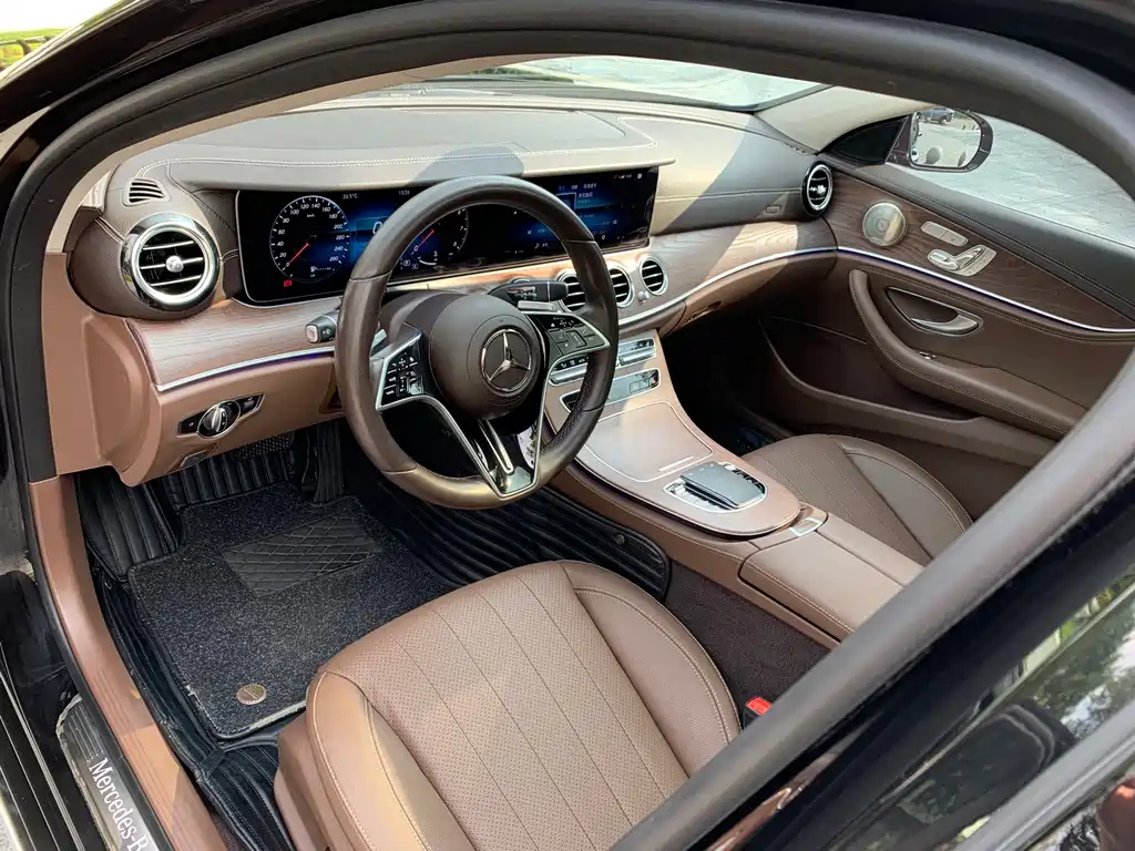 Mercedes-Benz E-Class — миниатюра 3