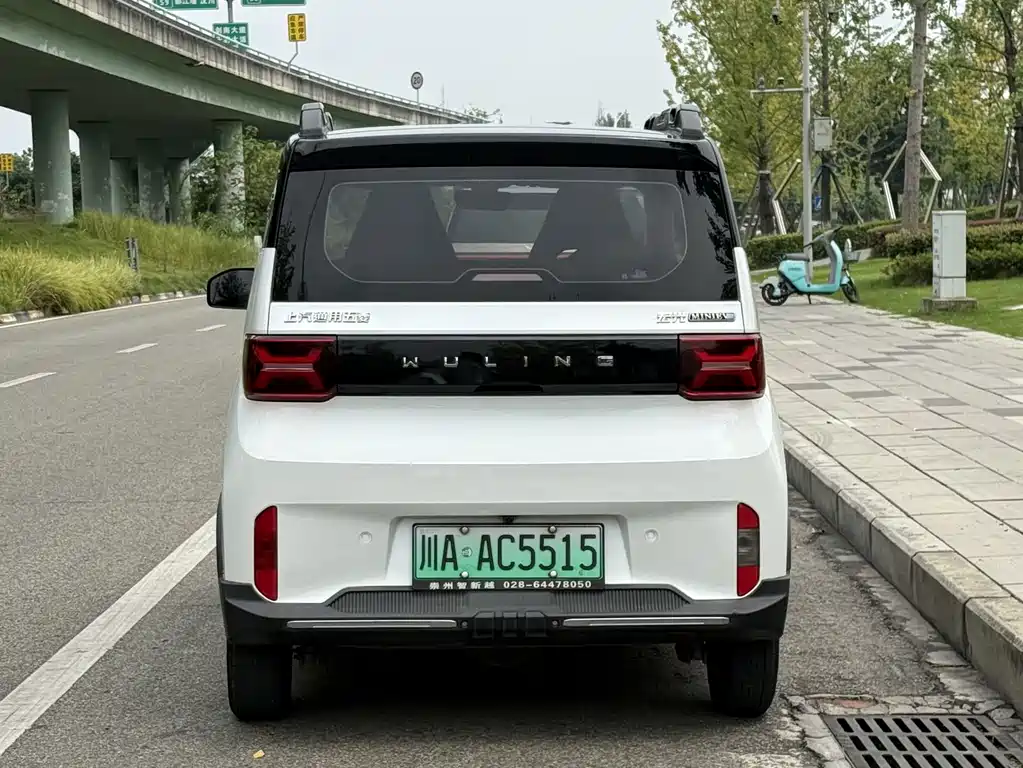 Wuling MINIEV — миниатюра 5