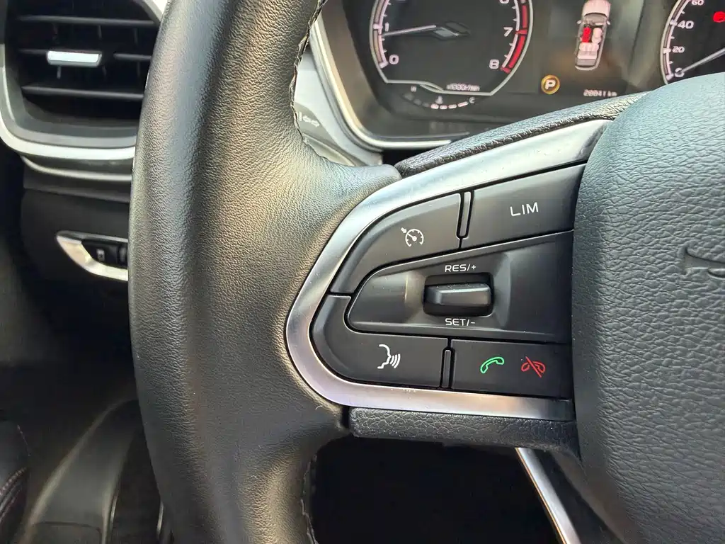 Geely Binyue — миниатюра 11