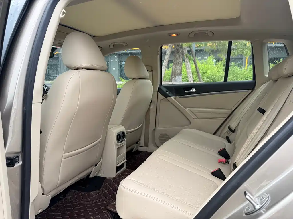 Volkswagen Tiguan 2015 1.8TSI AT Luxury