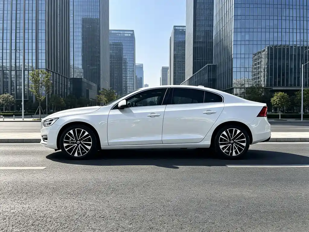 Volvo S60 — миниатюра 3