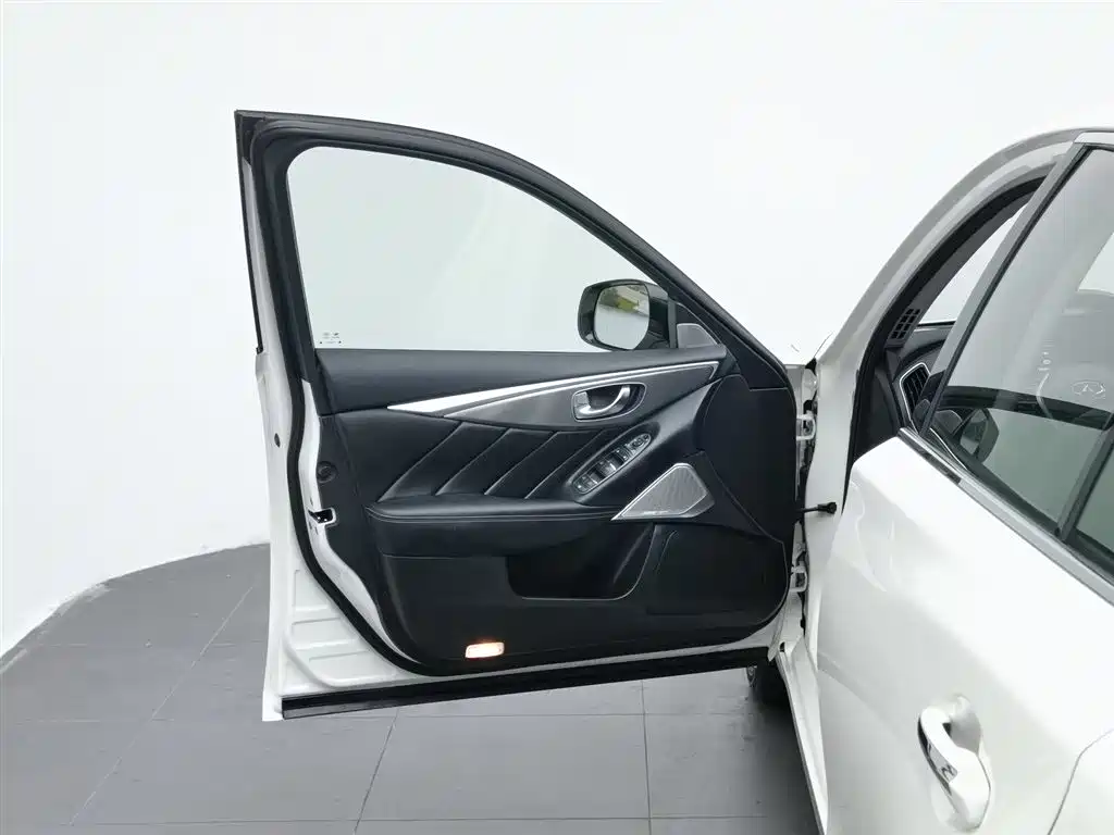 Infiniti Q50L 2021 2.0T
