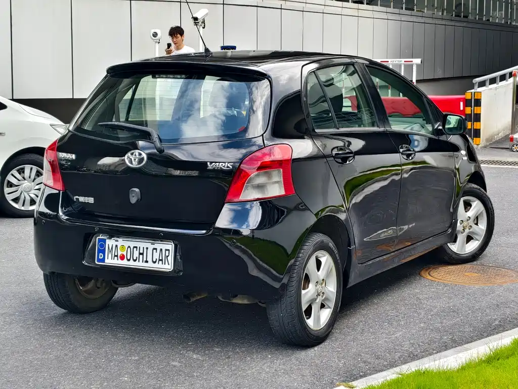 Toyota Yaris — миниатюра 8