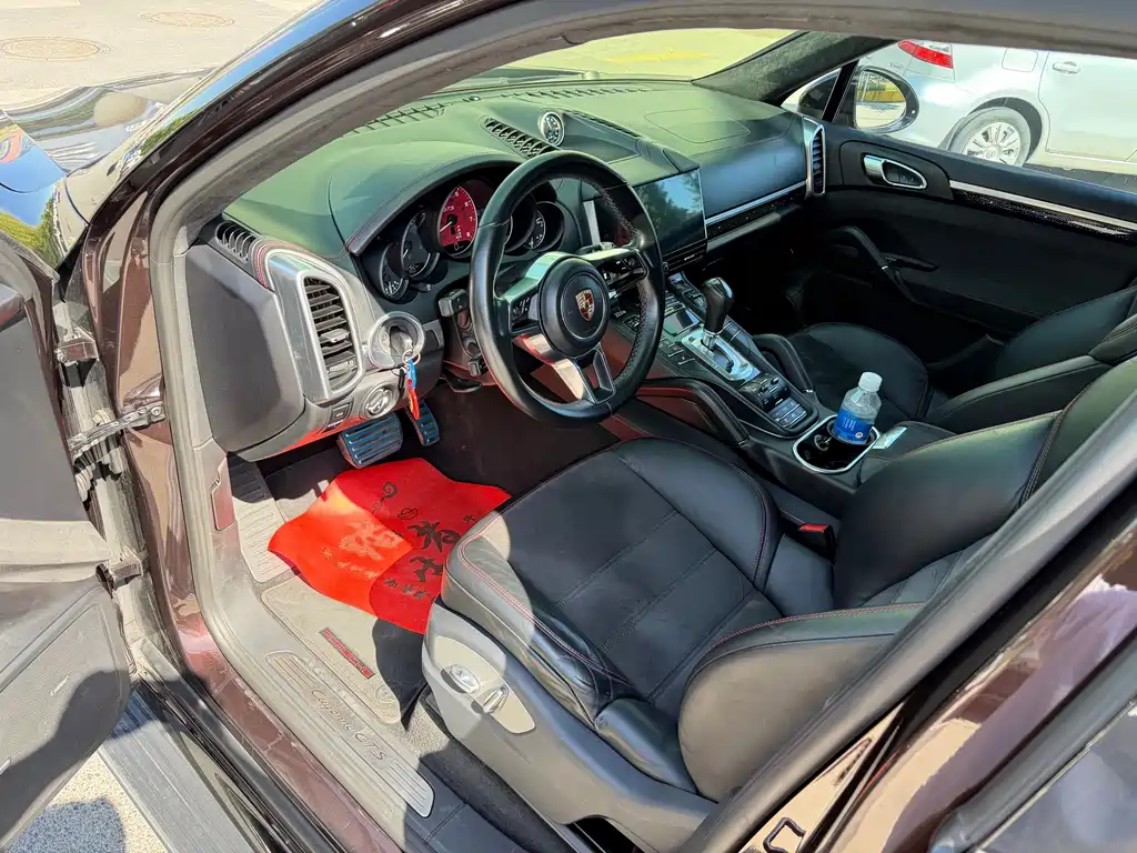 Porsche Cayenne — миниатюра 13