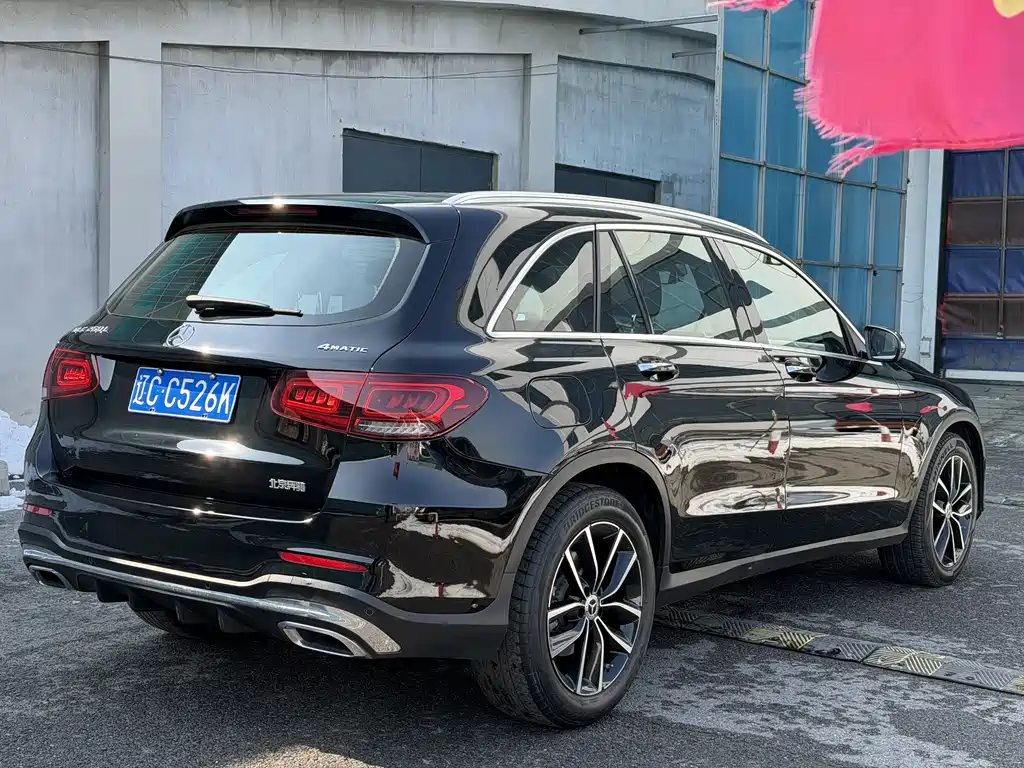 MERCEDES-BENZ GLC