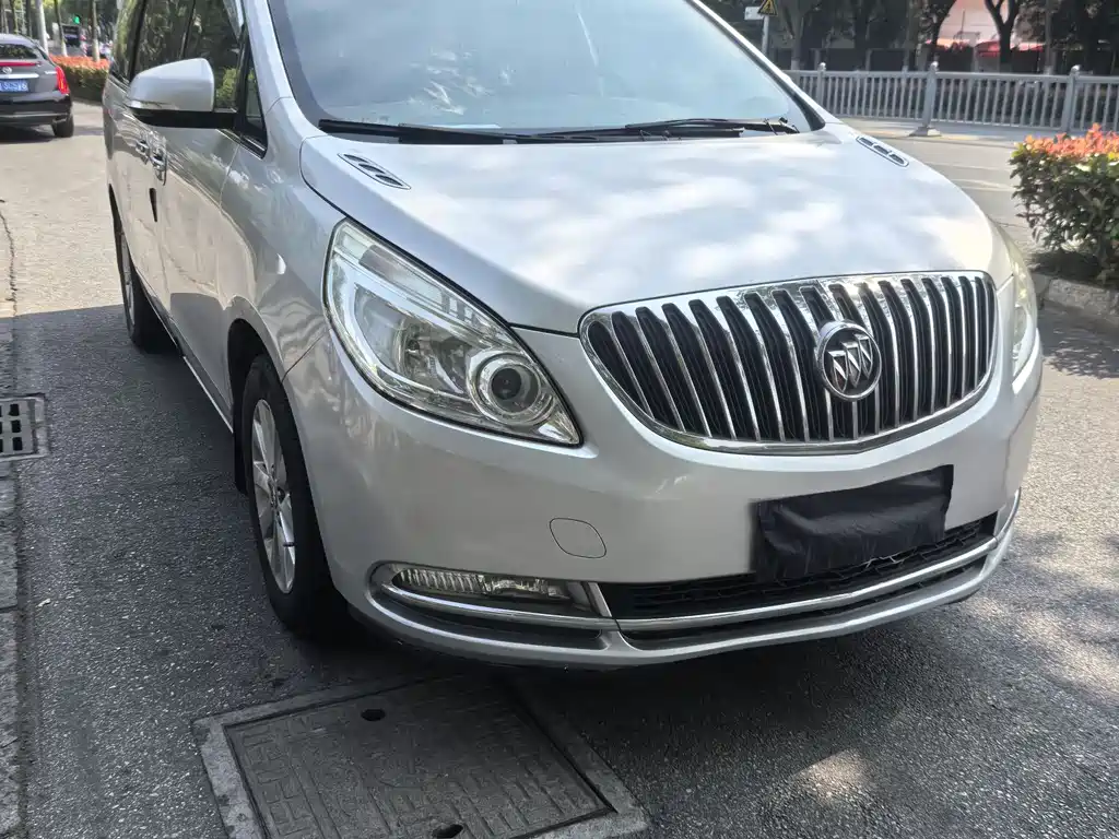 Buick GL8 2012