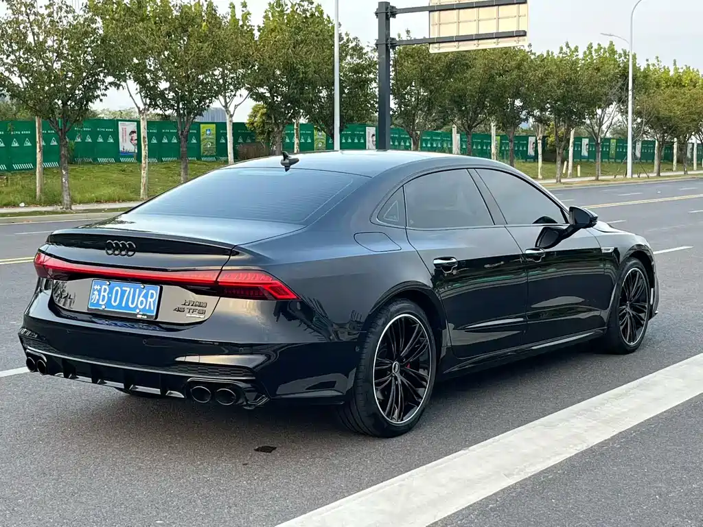 Audi A7L — миниатюра 9