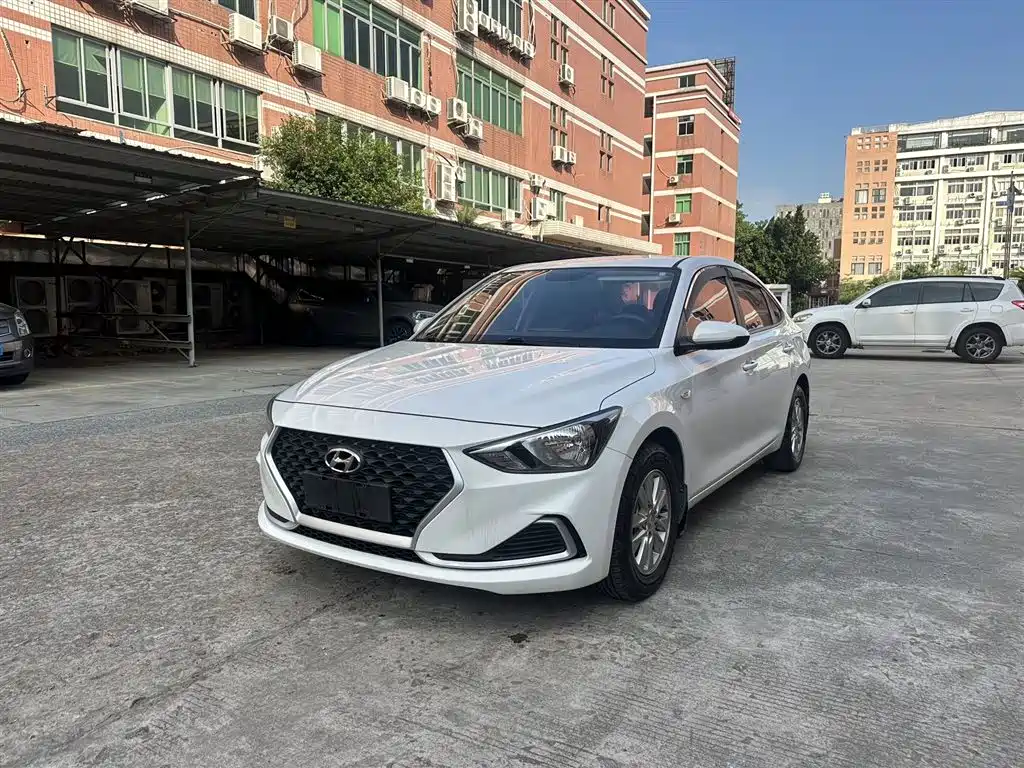 Купить Hyundai Elantra