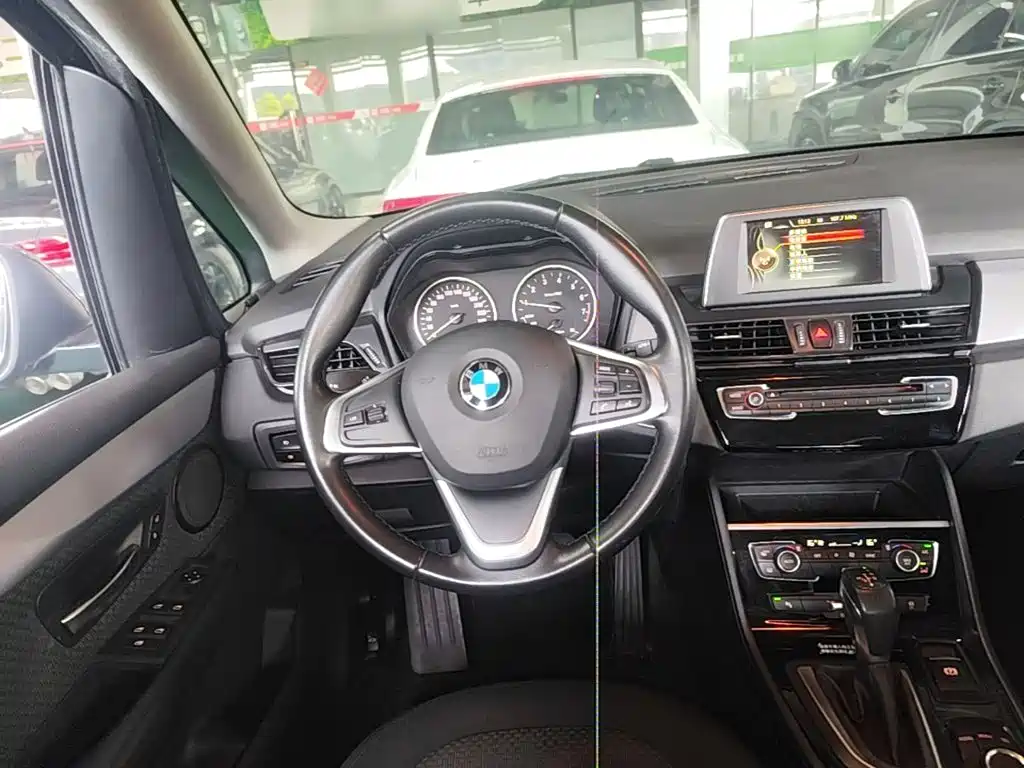 BMW 2 Series Active Tourer — миниатюра 11