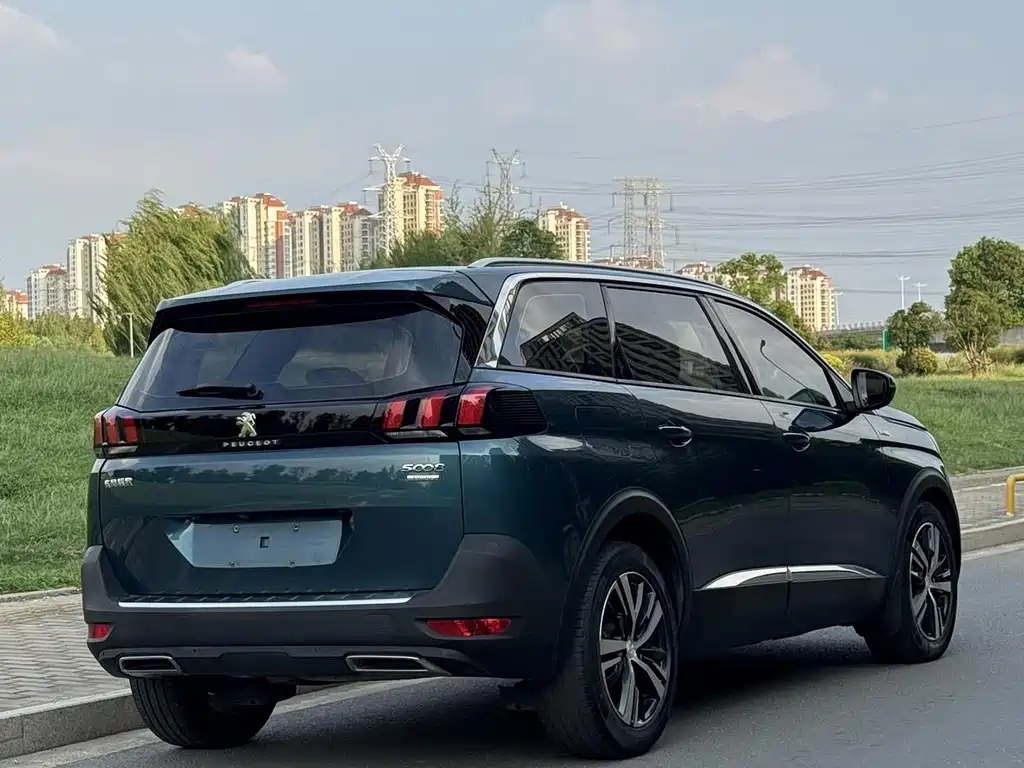 Peugeot 5008 — миниатюра 5