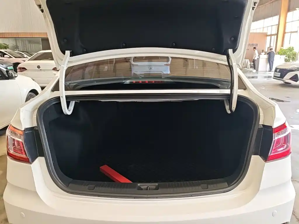 Changan Eado DT — миниатюра 19