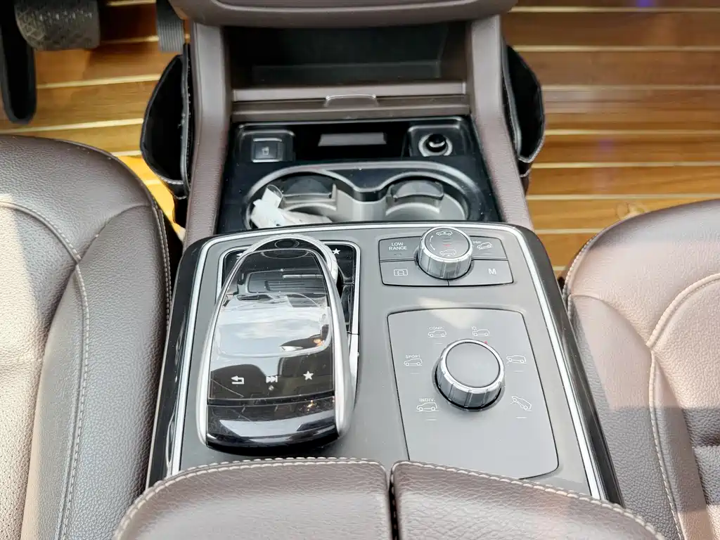 Mercedes-Benz GLS — миниатюра 10