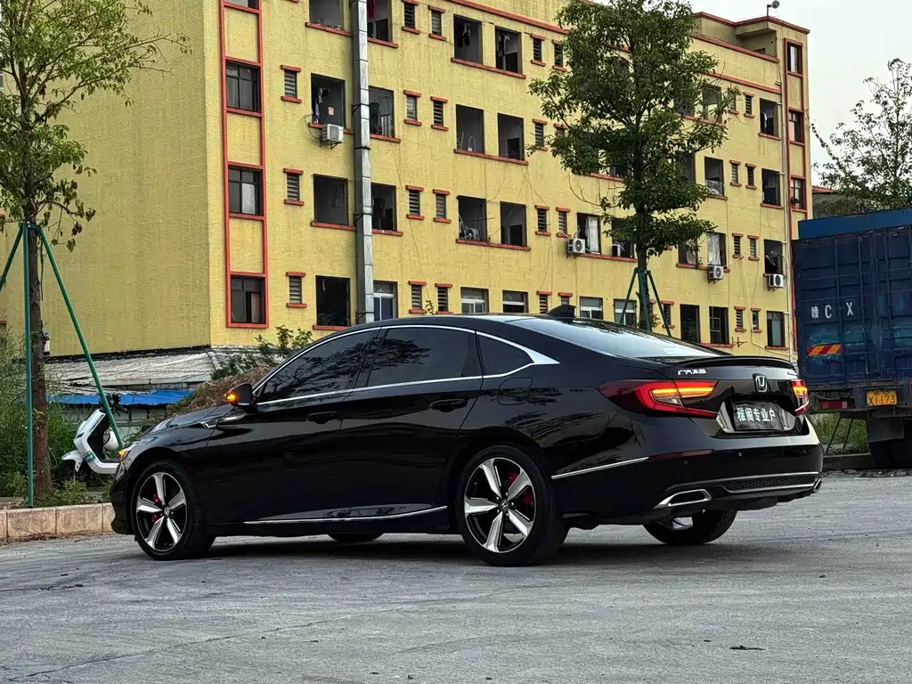 Honda Accord — миниатюра 7