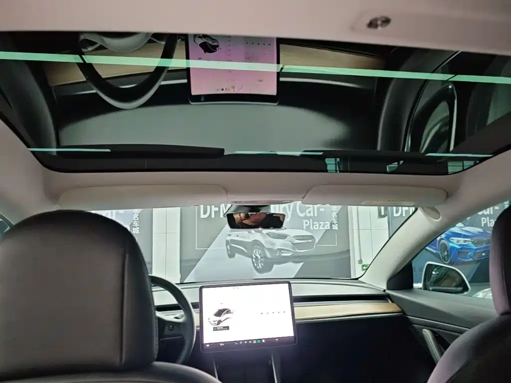 Tesla Model 3 — миниатюра 18