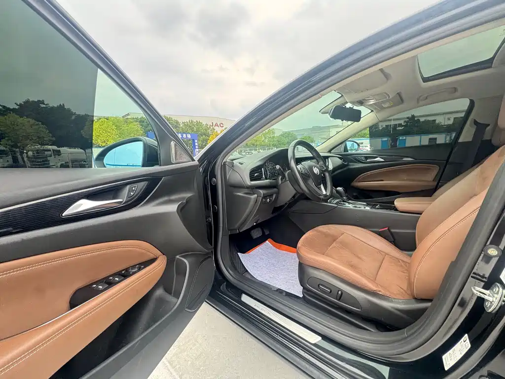 Buick Regal — миниатюра 10