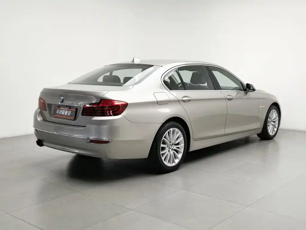 BMW 5 Series — миниатюра 2