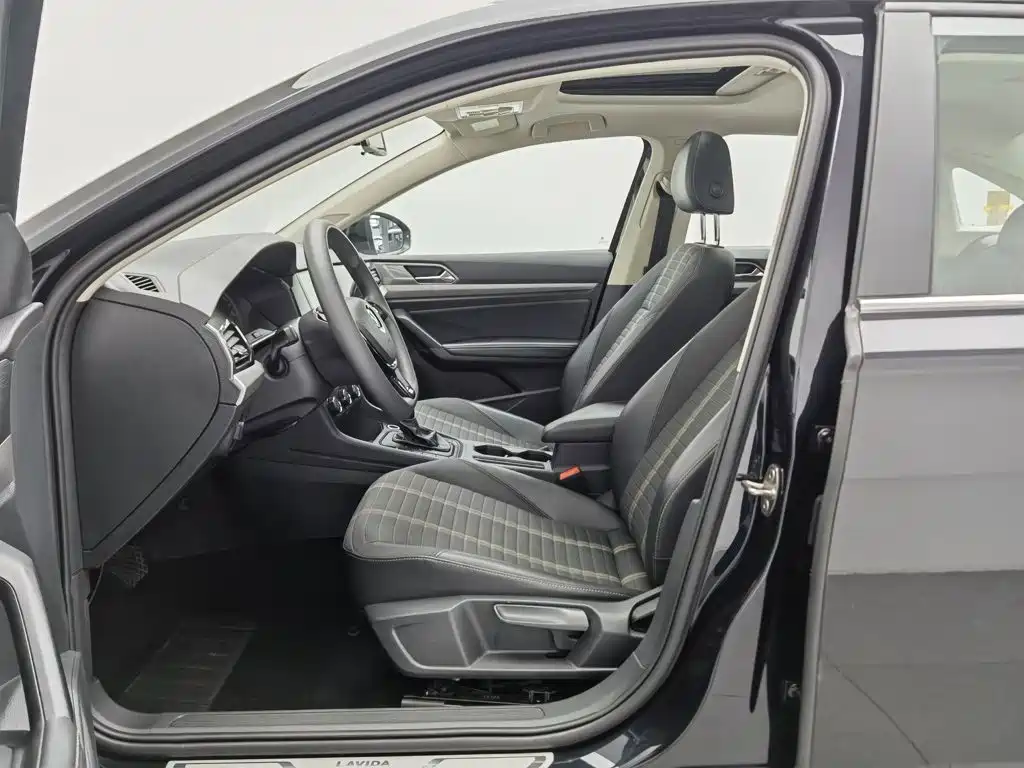 Volkswagen Lavida — миниатюра 10