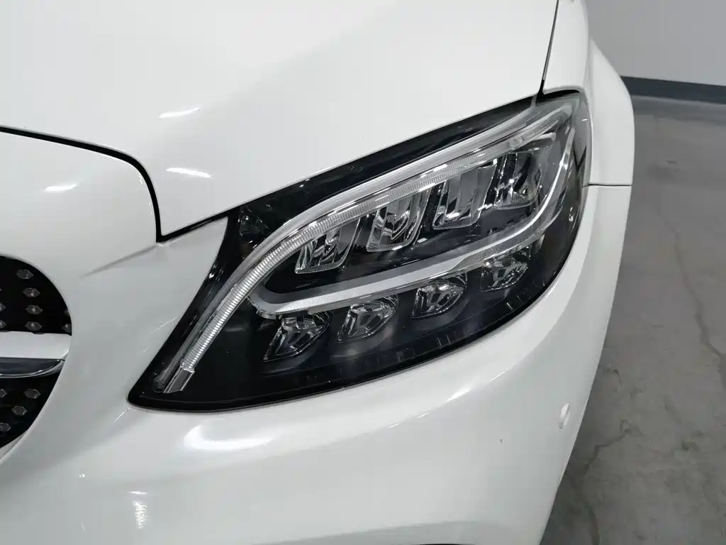 Mercedes-Benz C-Class — миниатюра 7