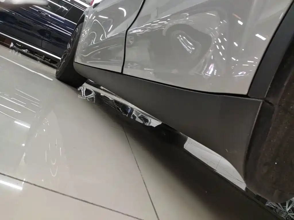 Tesla Model Y — миниатюра 22