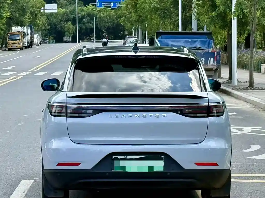 Leapmotor Leapmotor C11 — миниатюра 4