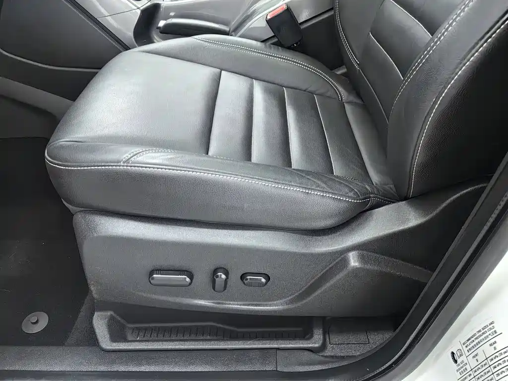 Ford Kuga — миниатюра 20