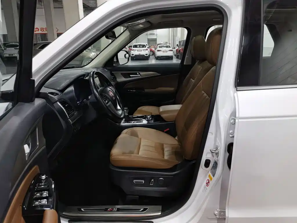 Changan CS95 — миниатюра 10